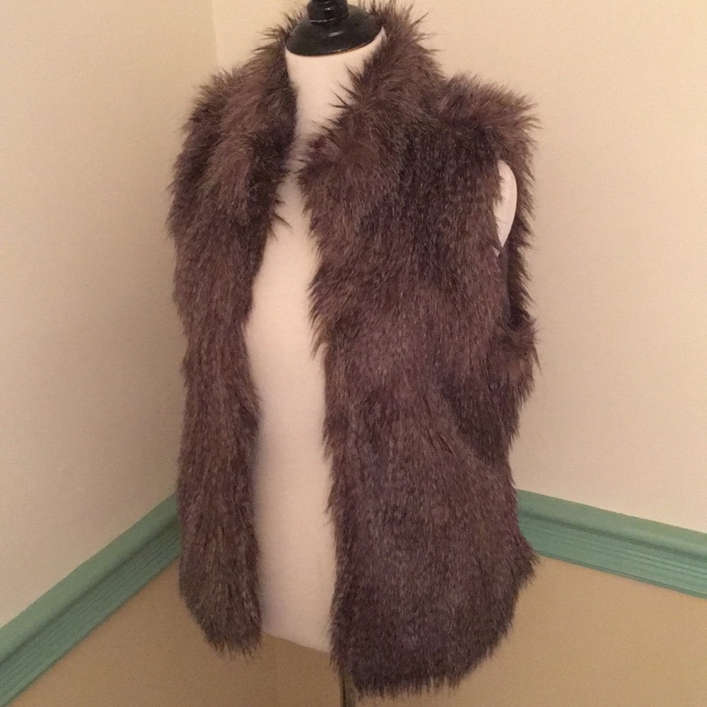 Ci Sono Faux Fur Vest Medium